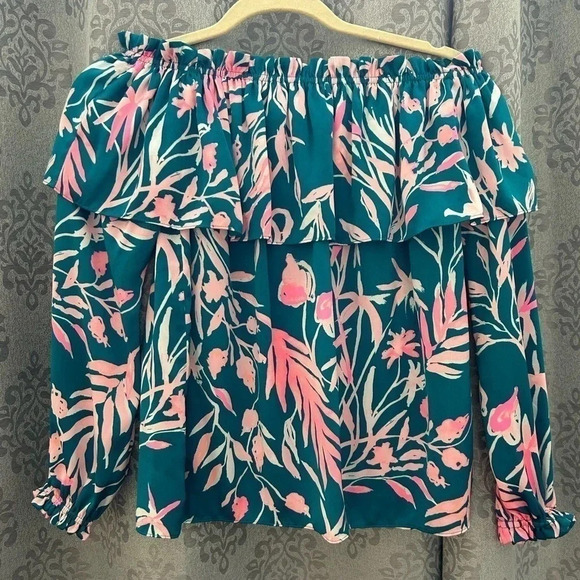 Lilly Pulitzer Off Shoulder Floral Print Blouse. Size extra small. - Picture 1 of 3